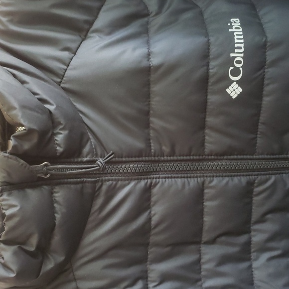 COLUMBIA black puffer - Make me an offer! All reasonable offers considerered! - Picture 4 of 7